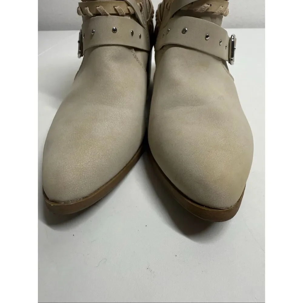 Maurices Elsa Belted Ankle Boot Size 11 Light Cream Beige